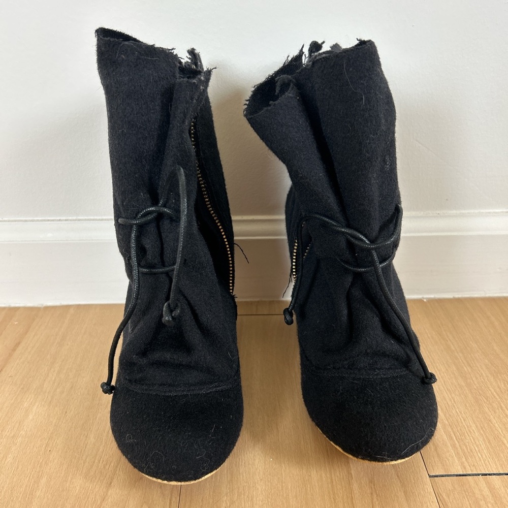 Retro Irregular Choice black heels with tie